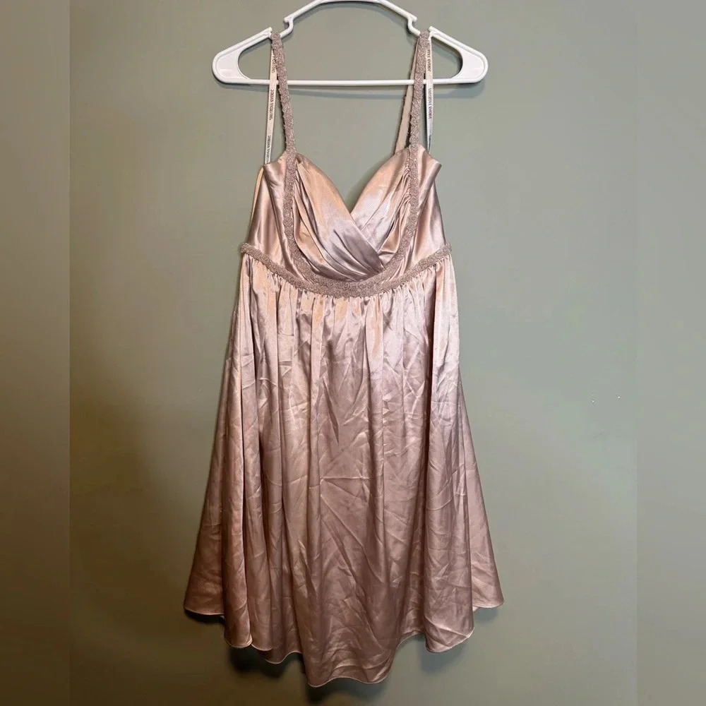 Jordan Women’s Dress Cream Size 8